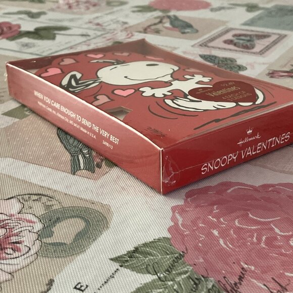 Peanuts Snoopy Happy Valentines Day Hallmark Cards New Box of 12 NOS - Picture 2 of 11
